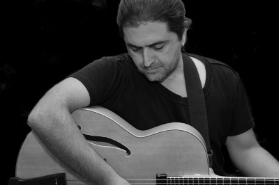 Nikos Terzakis, guitar